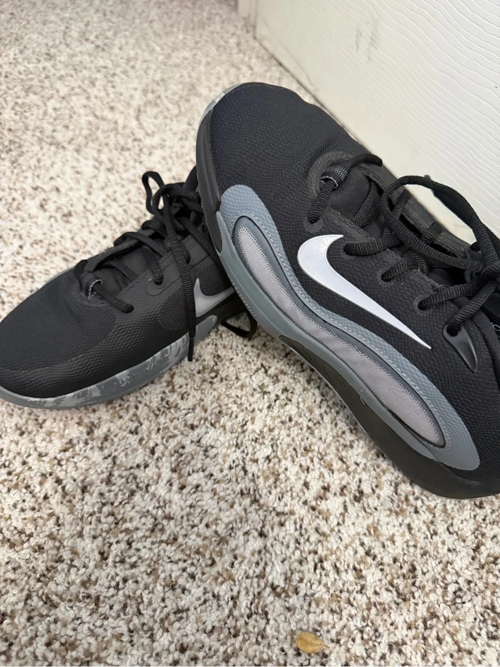 Nike kids Black & Gray Low-Top Sneakers